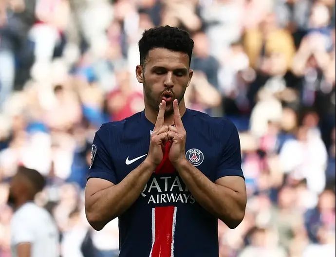 גונסאלו ראמוס שחקן פריז סן ז'רמן חוגג שער