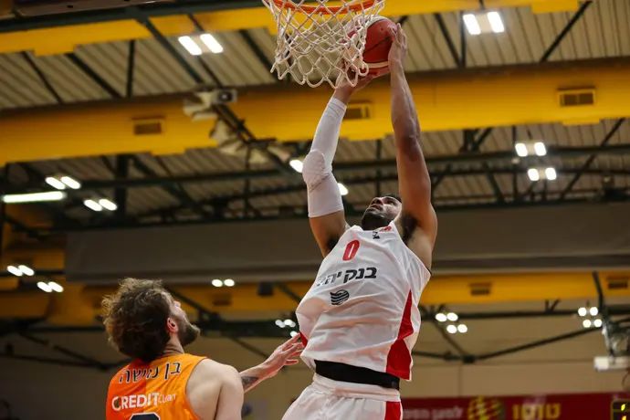 שחקן הפועל ירושלים ג'סטין סמית'