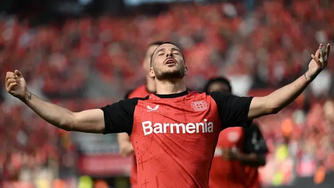 אמיליאנו בואנדיה שחקן באייר לברקוזן חוגג שער