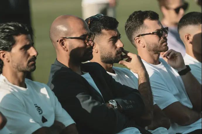 גל אלברמן ושחקני מכבי חיפה בטקס יום הזיכרון