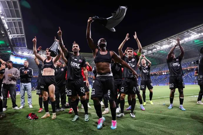 שחקני הפועל חיפה חוגגים, טיימוקו דיארה, אוראל דגני