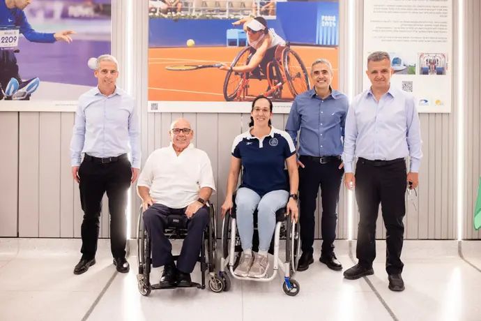 כרמל שאמה הכהן, עמירם אוחיון, מורן סמואל, מוץ מטלון, גלעד ריקלין
