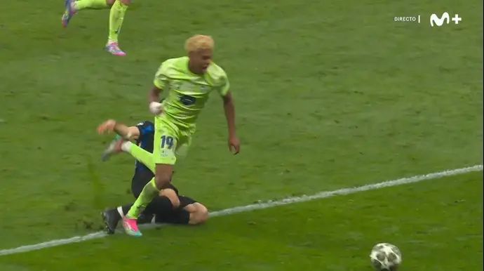 ימאל הוכשל מחוץ לרחבה? עוד החלטת שיפוט שהרגיזה את ברצלונה