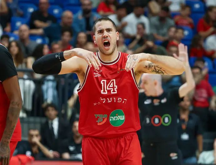 שחקן הפועל  תל אביב עוז בלייזר