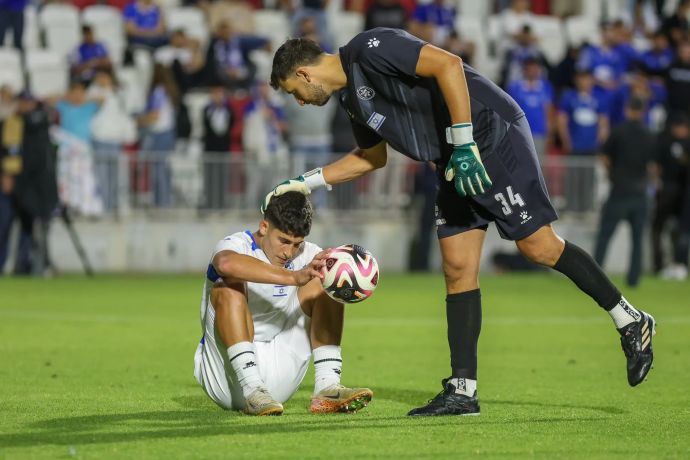 מרקו וולף שוער מכבי פתח תקוה עם ניב יהושע