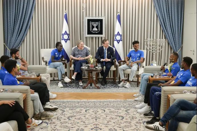 נשיא המדינה מארח את נבחרות ישראל בריצת כביש לאחר אליפות אירופה