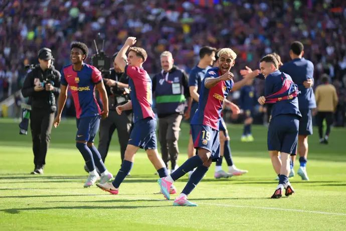 שחקני ברצלונה חוגגים