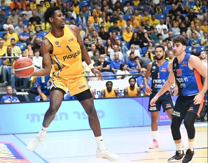 שחקן מכבי תל אביב ג'יילן הורד