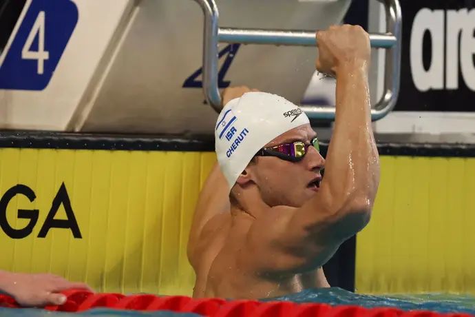 השחיין הישראלי מירון חרותי