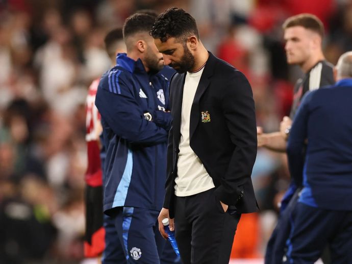 רובן אמורים מאמן מנצ'סטר יונייטד מאוכזב, גמר הליגה האירופית 2025