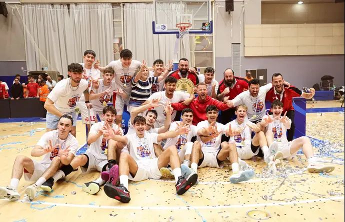 אליפות היסטורית של הפועל תל אביב בנוער