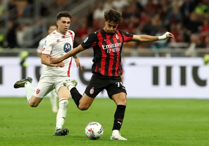 ז'ואאו פליקס, מילאן