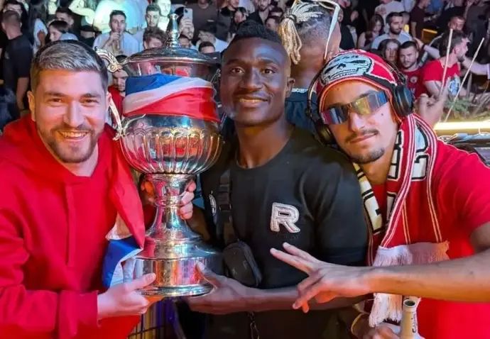 חוגגים במועדון הפורום