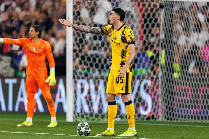 שחקני אינטר אלסנדרו באסטוני, יאן זומר