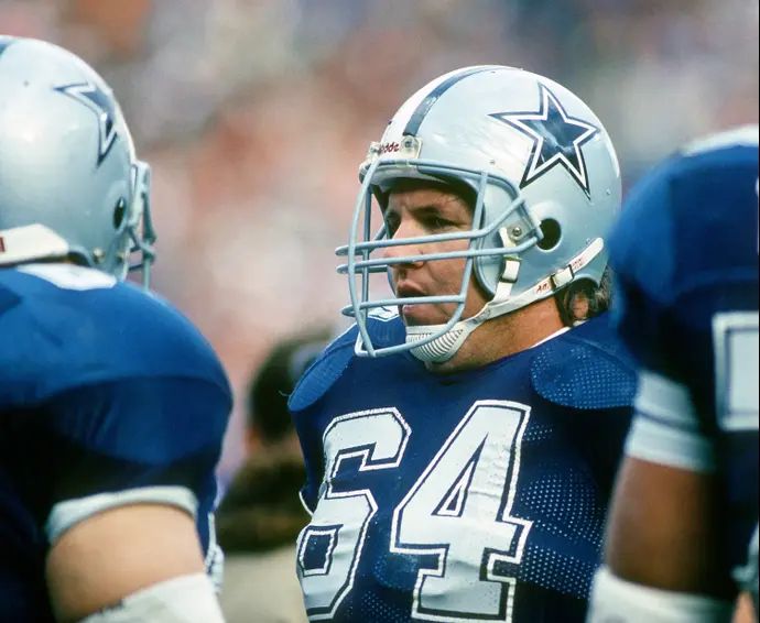 שחקן דאלאס קאובויז לשעבר, טום ראפרטי