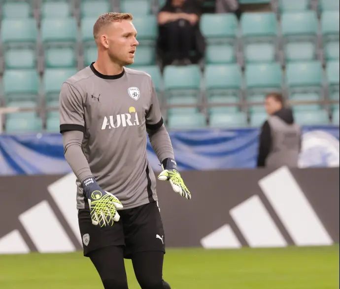 דניאל פרץ שוער נבחרת ישראל בחימום