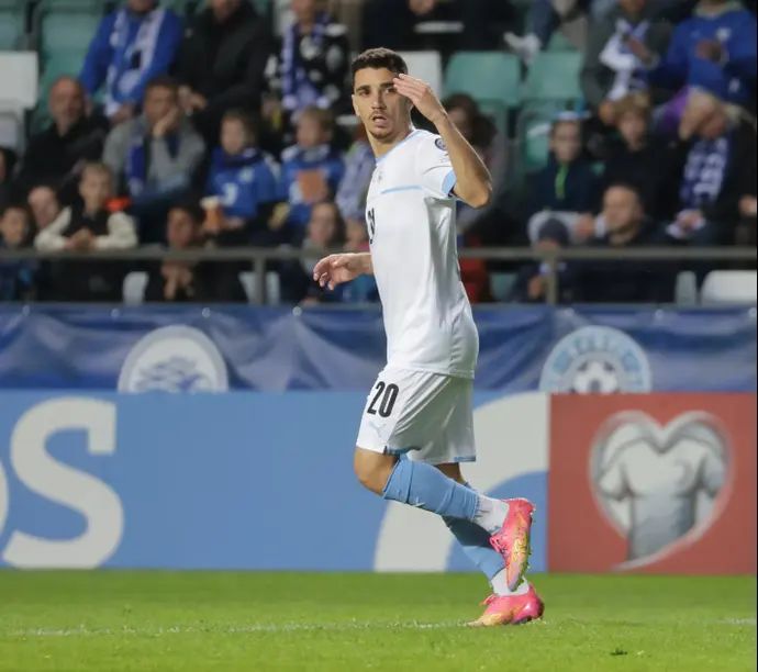 דן ביטון שחקן נבחרת ישראל חוגג שער