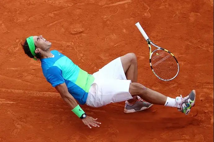 רפאל נדאל אחרי הזכייה ברולאן גארוס 2010