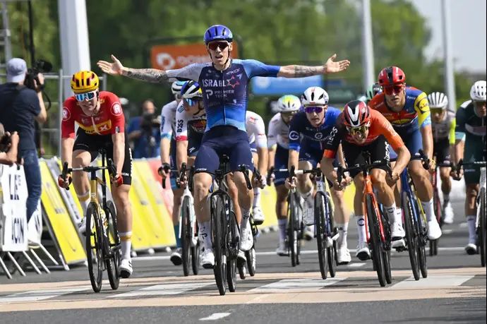 ג'ייק סטיוארט, רוכב אופניים בריטי של ישראל פרמייר טק