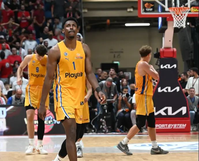 ג'יילן הורד, שחקן מכבי תל אביב - פלייר דאבל דריבל