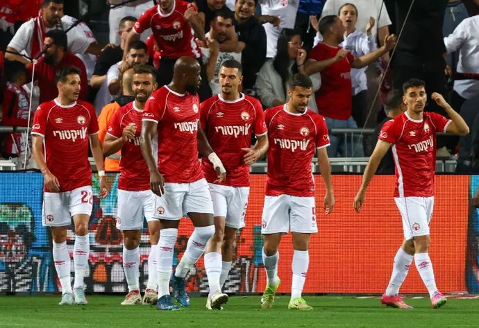 שחקני הפועל באר שבע חוגגים