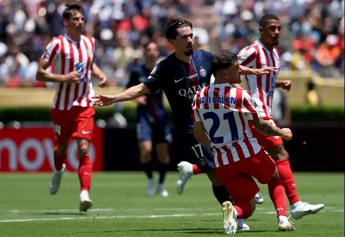 ויטיניה שחקן פריז סן ז'רמן חוגג שער נגד אתלטיקו מדריד