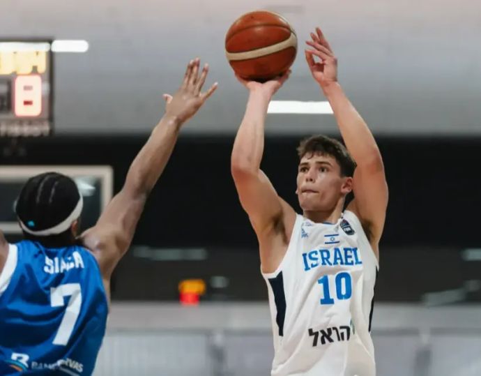 שחקן נבחרת ישראל עד גיל 19 עומר מאייר