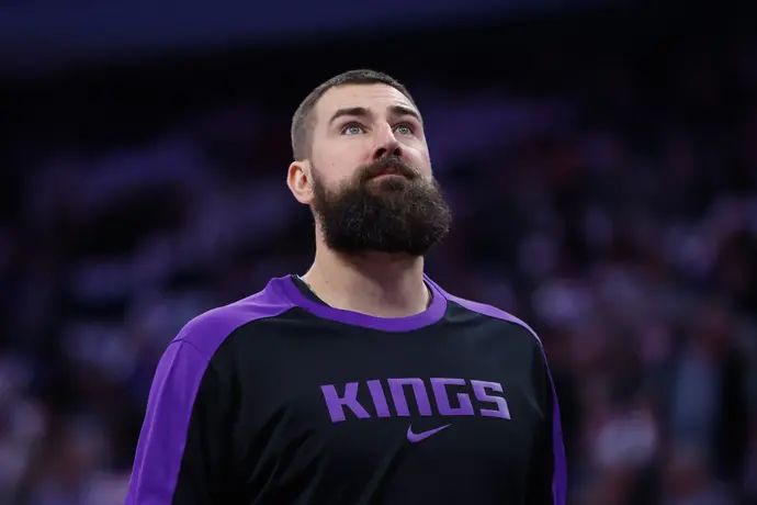 יונאס ולנצ'יונאס במדי סקרמנטו