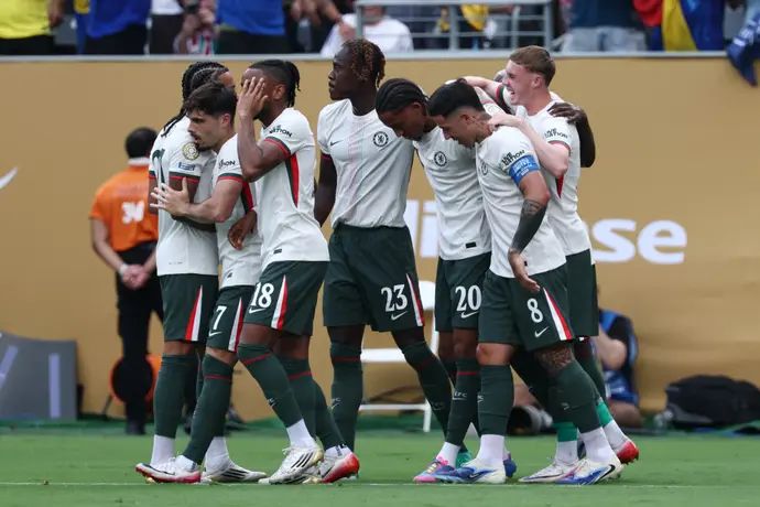 ז'ואאו פדרו, חוגג עם שחקני צ'לסי