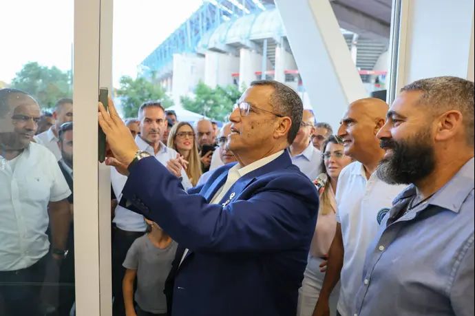 ראש עיריית ירושלים משה ליאון במרכז הטניס החדש שנחנך במלחה