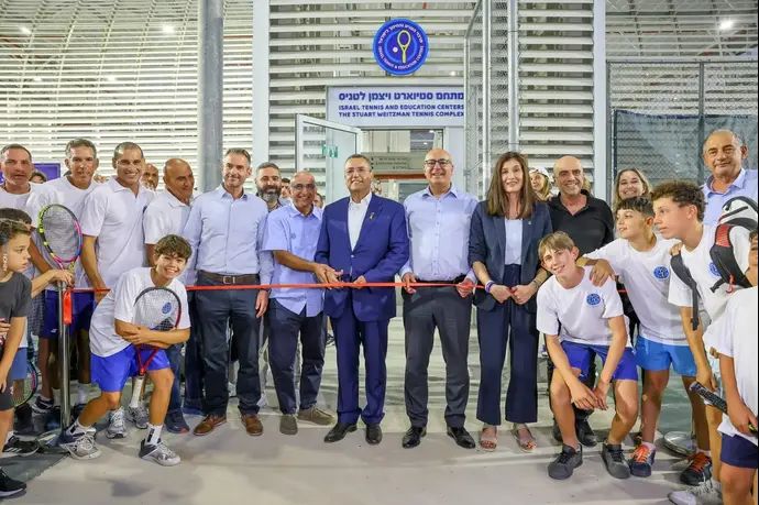 גלעד בר אדון, מנכ״ל חברת מוריה לפיתוח ירושלים, לצד משה ליאון בהשקת מרכז הטניס החדש בירושלים