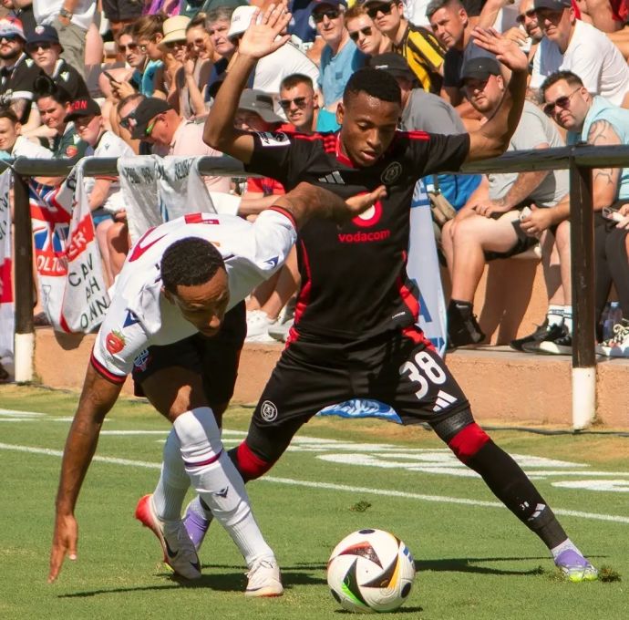 רלה מופוקנג, שחקן אורלנדו פיירטס נגד פאפוס