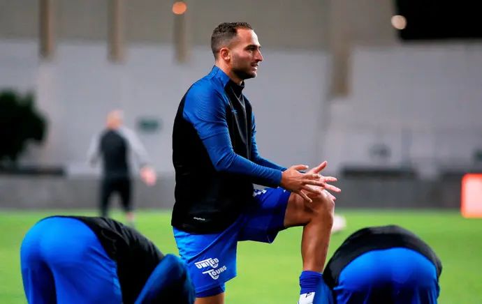 תמיר גלזר שחקן מכבי פתח תקוה בחימום