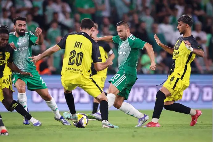 דיא סבע שחקן מכבי חיפה בין שחקני בית"ר ירושלים