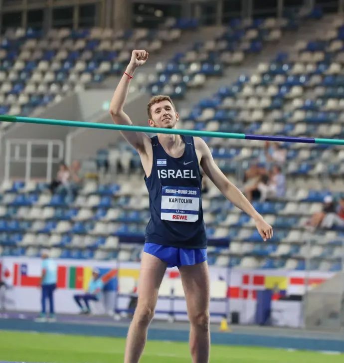 יונתן קפיטולניק, קופץ לגובה