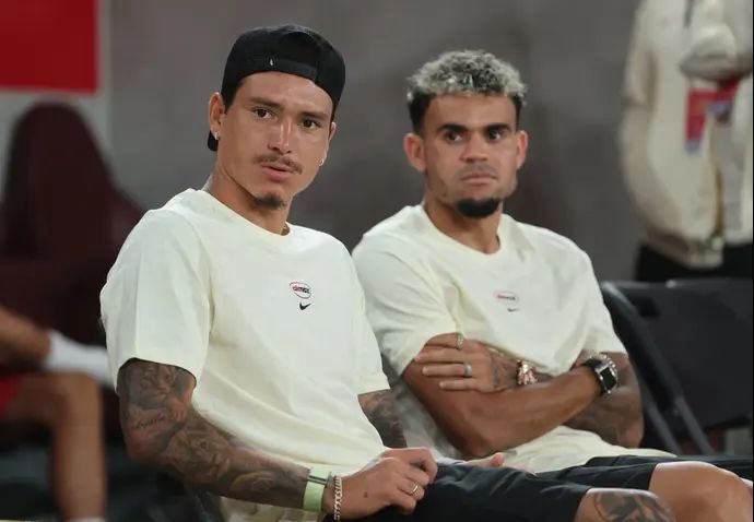 לואיס דיאס, דרווין נונייס, מחוץ לסגל של של ליברפול