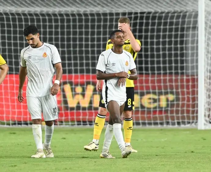 שחקן מ.ס. אשדוד, נועם מוצ'ה, אחרי שספג כרטיס אדום