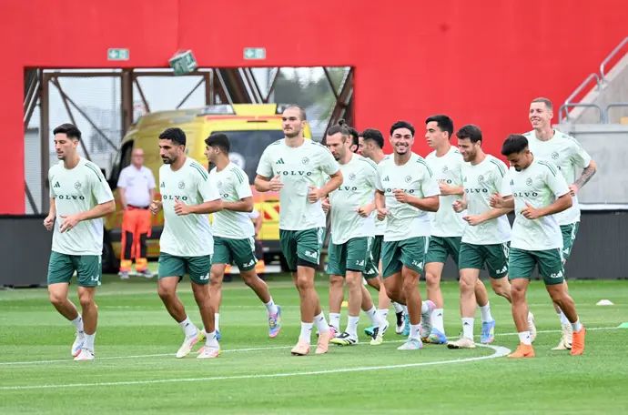 שחקני מכבי חיפה באימון