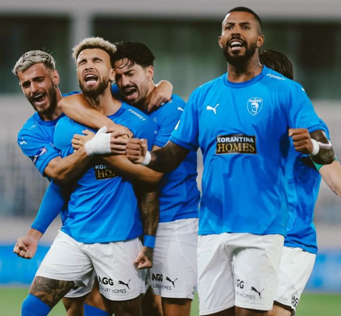 שחקני פאפוס חוגגים