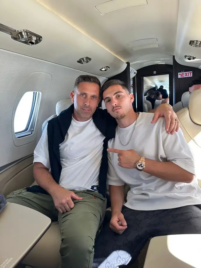 אוסקר גלוך לצד אביו, מקסים גלוך