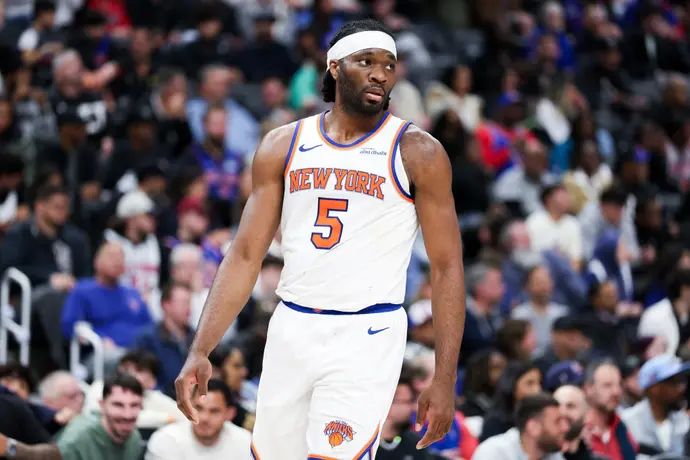 פרשס אצ'ואה במדי ניו יורק ניקס