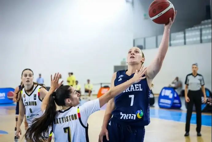 מיקה ביתן שחקנית נבחרת העתודה של ישראל נשים