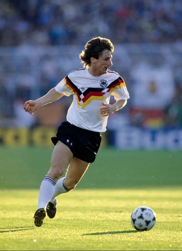 פרנק מיל במדי נבחרת מערב גרמניה ב-1988