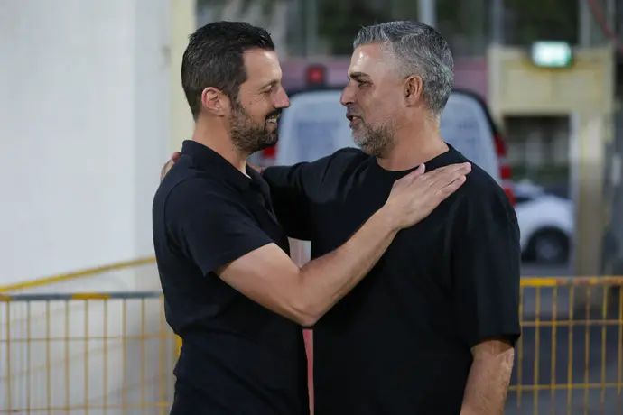 חיים סילבס מאמן מ.ס. אשדוד עם עומר פרץ מאמן הפועל פתח תקוה