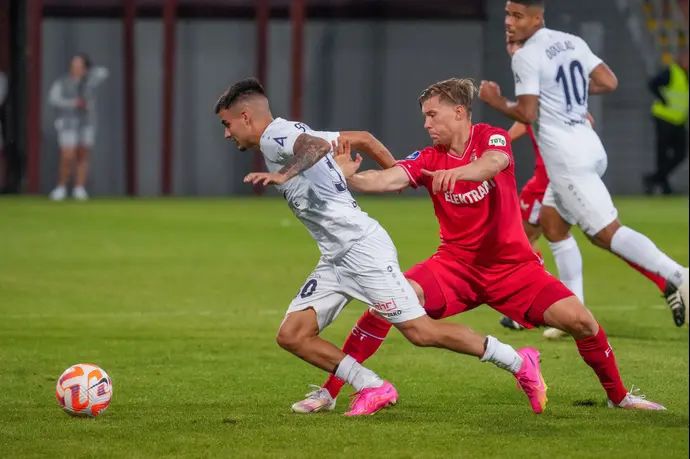 שחקן ריגה (בלבן), בריאן פניה