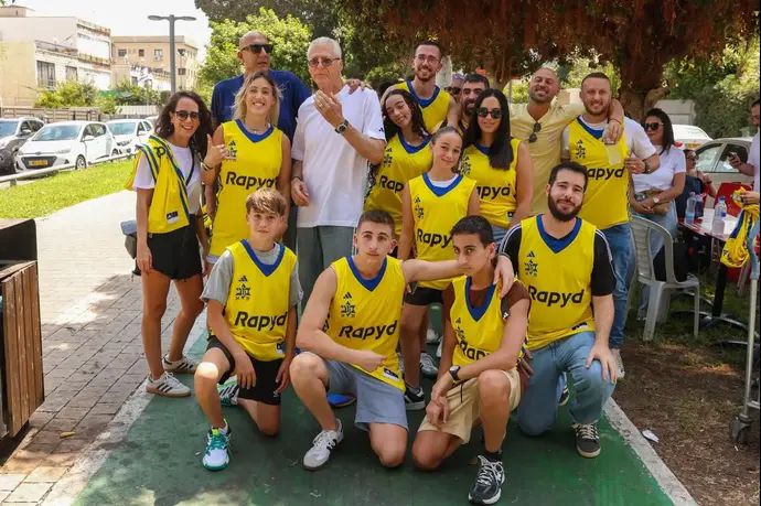 מכבי תל אביב משיקה את מדי הרטרו ביד אליהו