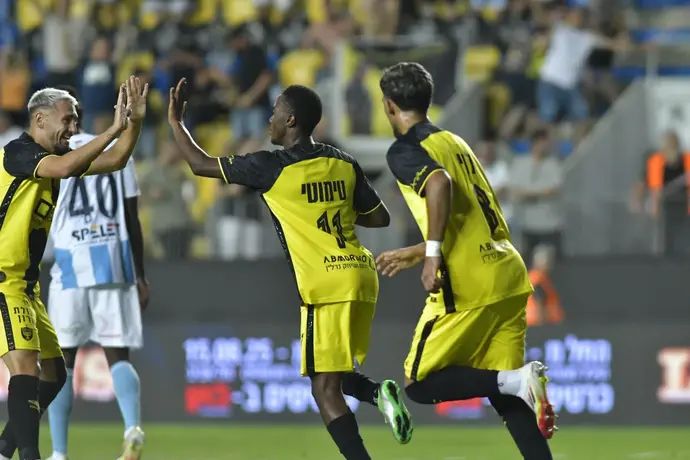 טימו מוזי, עומר אצילי, שחקני בית"ר ירושלים