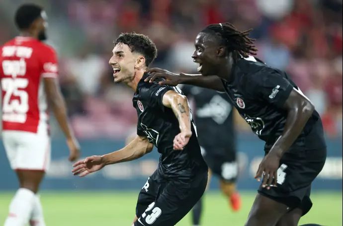 שחקני הפועל תל אביב, דניאל דאפה, עמית למקין