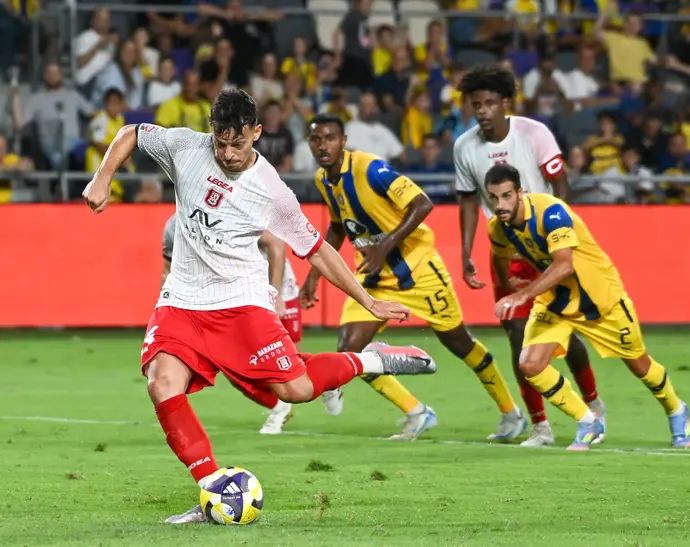 שחקן הפועל ירושלים, ברק בדש, בועט פנדל