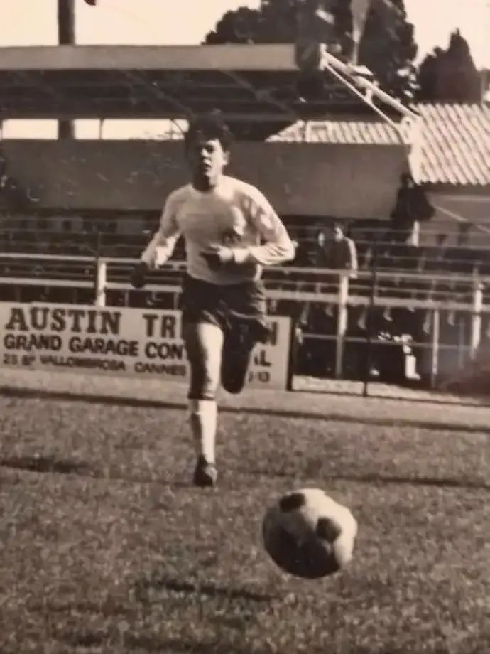 אלי בכר, כדורגלן עבר